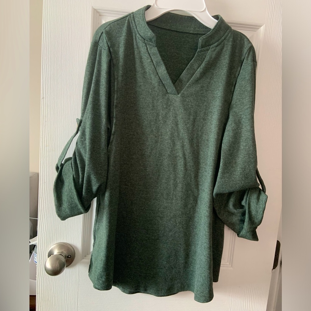 Nursing Top Green Size Small EUC